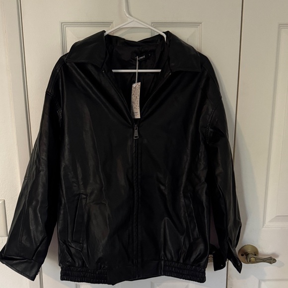 Women's Black Oversized Faux Leather Jacket NWT small - Picture 5 of 7